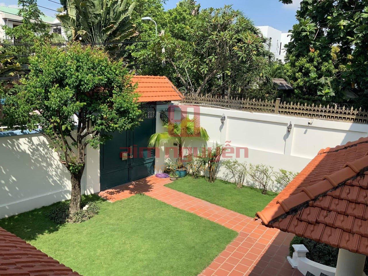 Selling pool villa on street 44 Thao Dien, area 533.6m2