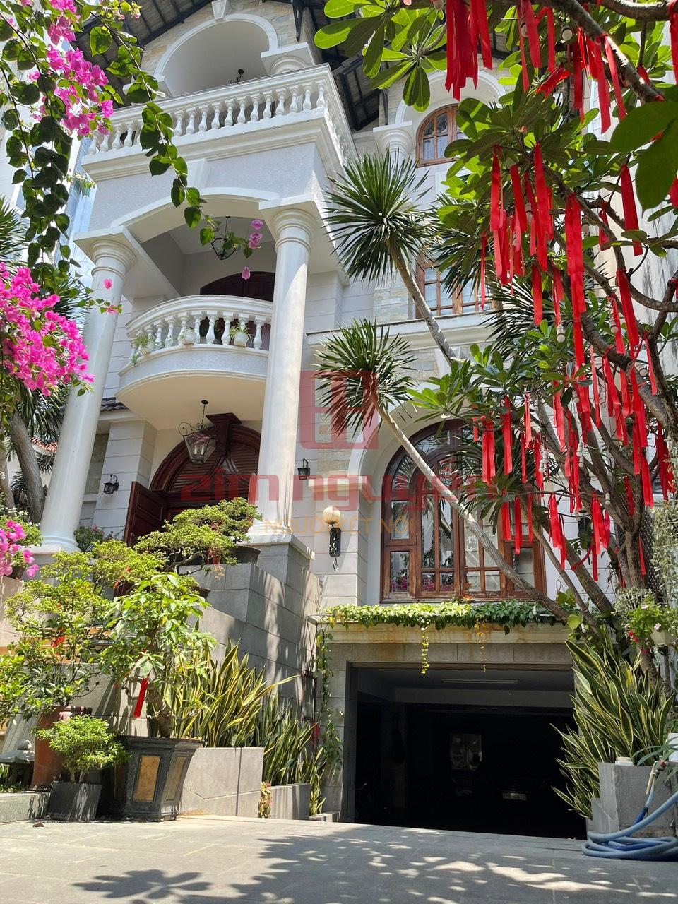 Compound villa for sale at 200 Nguyen Van Huong street, Thao Dien ward, area 338m2